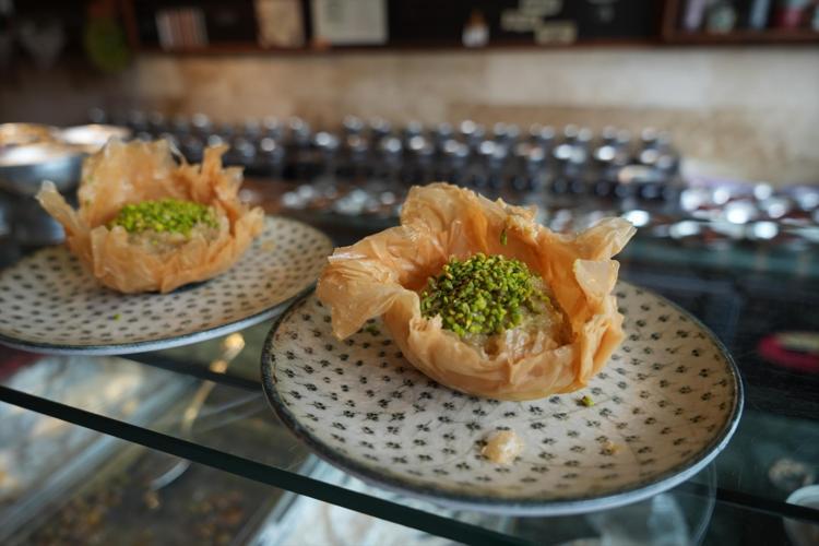 Gaziantepte bir ilke imza atıldı Baklava tepsisinin kenarları servete dönüştü: Tadına bakmayan pişman oluyor