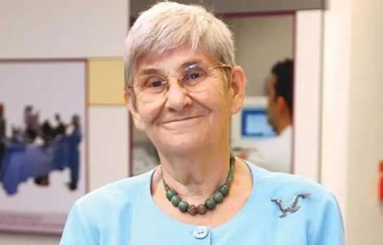 47 yıllık eşini kaybeden Canan Karatay yaşadığı acıyı anlattı Stresten dişlerim döküldü