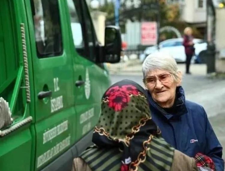 47 yıllık eşini kaybeden Canan Karatay yaşadığı acıyı anlattı Stresten dişlerim döküldü