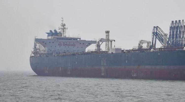 ABLUKANIN BAŞINDAN BU YANA 34 TANKER KÖRFEZİ GEÇTİ