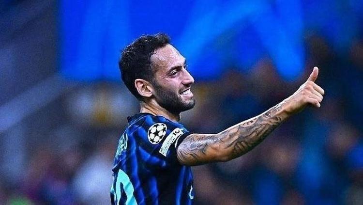 Fabregas’tan Hakan Çalhanoğlu’na övgü ‘Pirlo, Modric ve Kroos gibi’