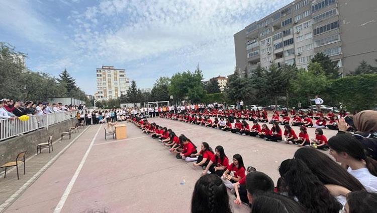 Okul saldırısında 9 kişi hayatını kaybetmişti: Ayser Çalık Ortaokulunda sessiz 23 Nisan...