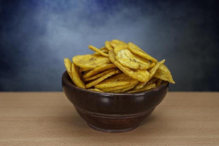1. PATATES CİPSİ YERİNE MUZ CİPSİ