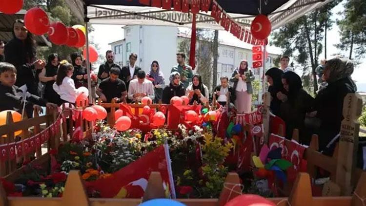 Okul saldırısında hayatını kaybeden çocuklar 23 Nisanda unutulmadı: Kerem kızları korudu, kendini feda etti