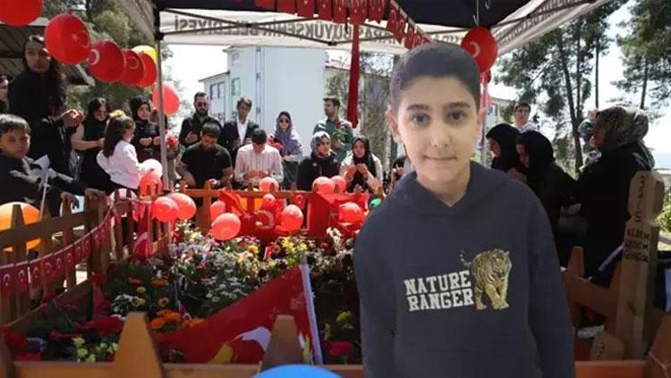 Okul saldırısında hayatını kaybeden çocuklar 23 Nisanda unutulmadı: Kerem kızları korudu, kendini feda etti