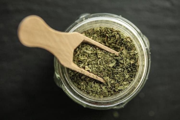 Limon ve sarımsaktan 10 kat daha güçlü Tıkalı damarları açıp kolesterolü ve iltihabı vücuttan uzaklaştırıyor