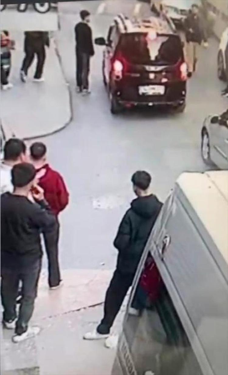 Asker eğlencesine silahlı saldırı 17 yaşındaki genç yoğun bakımda