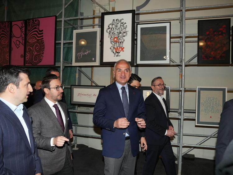 KÜLTÜR SANATTA DİJİTAL VE GELENEKSEL HAMLELER