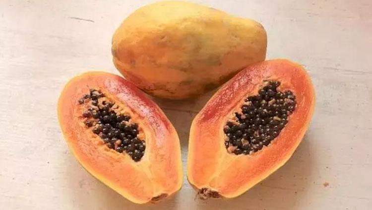 TROPİKAL BİR DOKUNUŞ: PAPAYA ENZİMİ