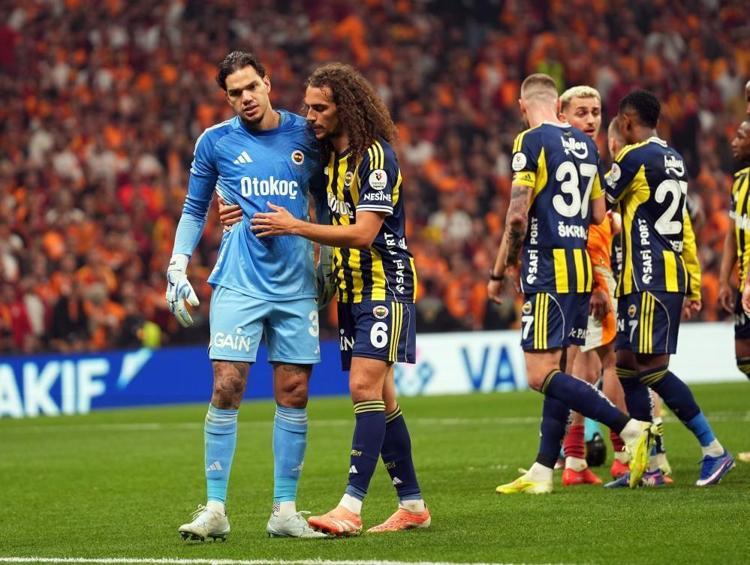 Fenerbahçe soyunma odasında ‘Ederson’ çatlağı Kadro dışı talebi