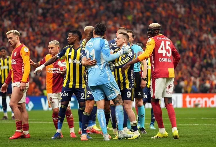 ÖZÜR DİLEDİ