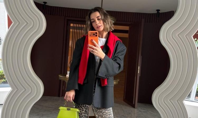 Geceyi hastanede geçirdiler Buse Terimin kızları hastalandı