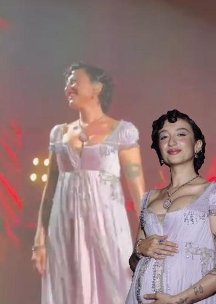 KONSERDE AÇIKLADI