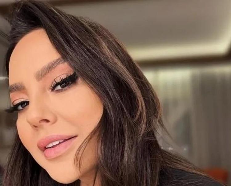 Yüzünü gerdiren Ebru Gündeş estetiklerine bir malikane parası ödedi