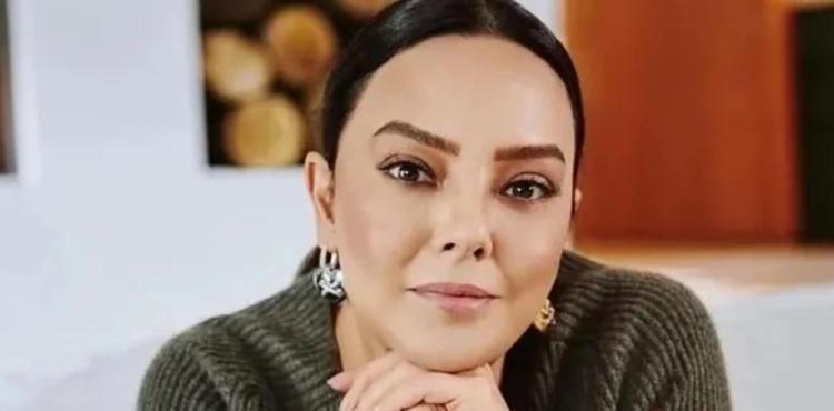 Yüzünü gerdiren Ebru Gündeş estetiklerine bir malikane parası ödedi