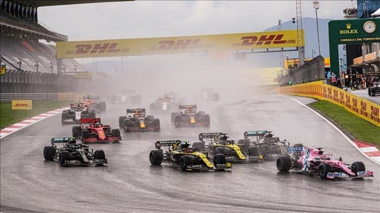 Formula 1 pilotuna selam veren sokak kedisi kalpleri eritti Dünya bu görüntüleri konuşuyor: İstanbulda sıradan bir gün