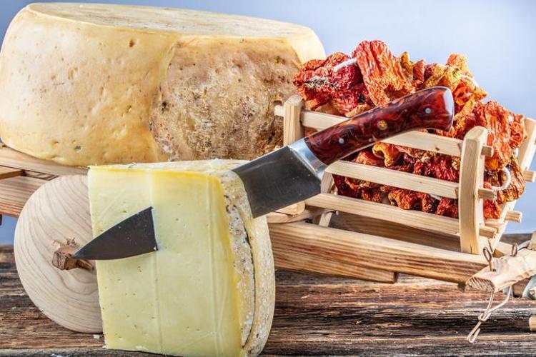 Kaşar peynirin küflenmesini geciktiriyor Haftalarca taze kalmasının sırrı