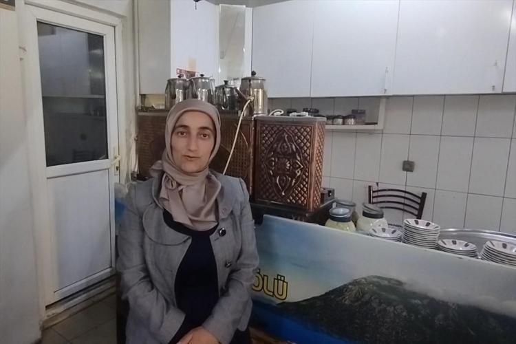 Böylesi hiç görülmedi Kadın muhtar seçim vaadini yerine getirdi: Mahalle kahvesinde bu kez hanımlar vardı