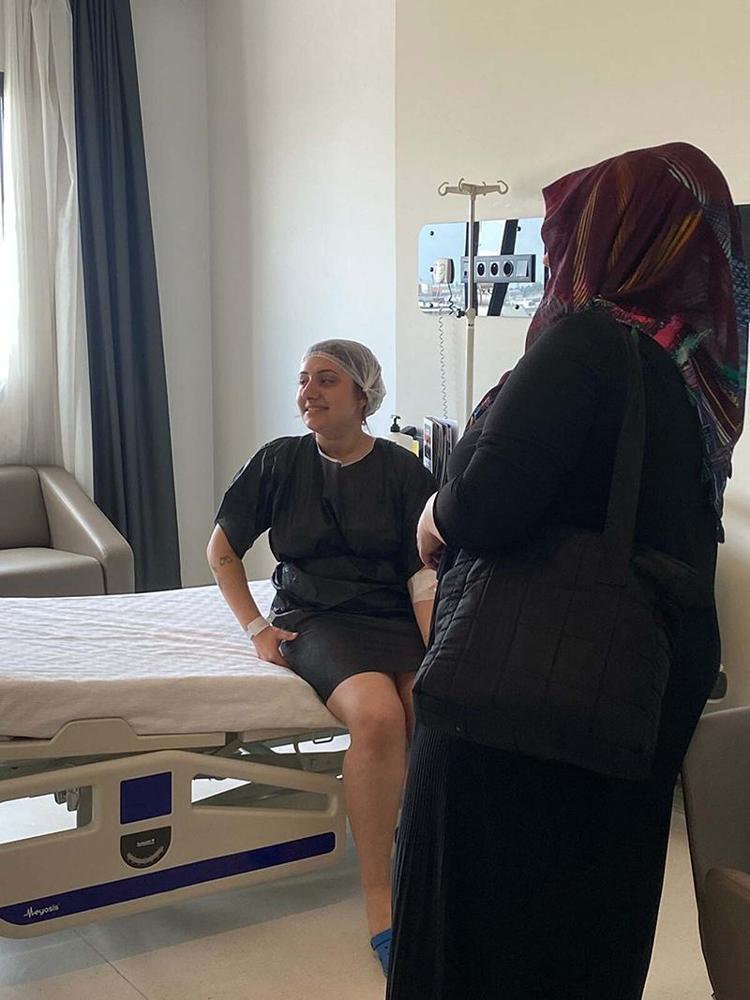 İzmir’de burun estetiği faciası: 23 yaşındaki Haticeden acı haber Gülerek girdi, çıkamadı