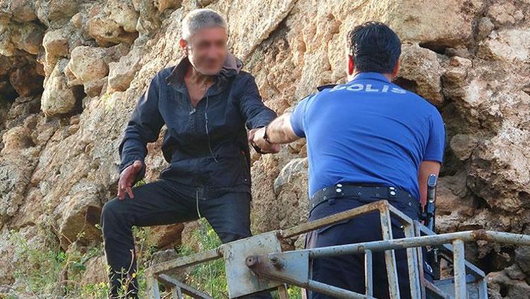 Müzik dinledi, surlarda dans etti 6 saatlik kriz, çorba teklifiyle son buldu