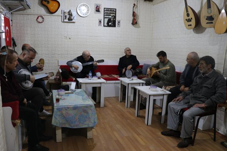 Sivasta ezber bozan kahvehane Dedikodu ve siyaset yapmak yasak