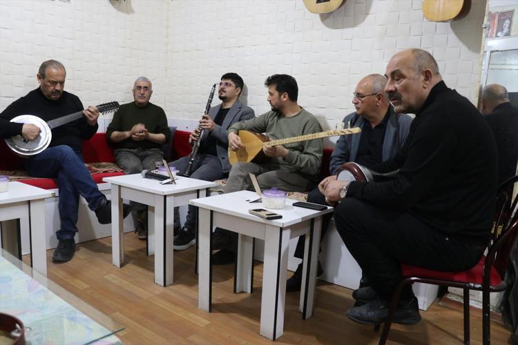 Sivasta ezber bozan kahvehane Dedikodu ve siyaset yapmak yasak