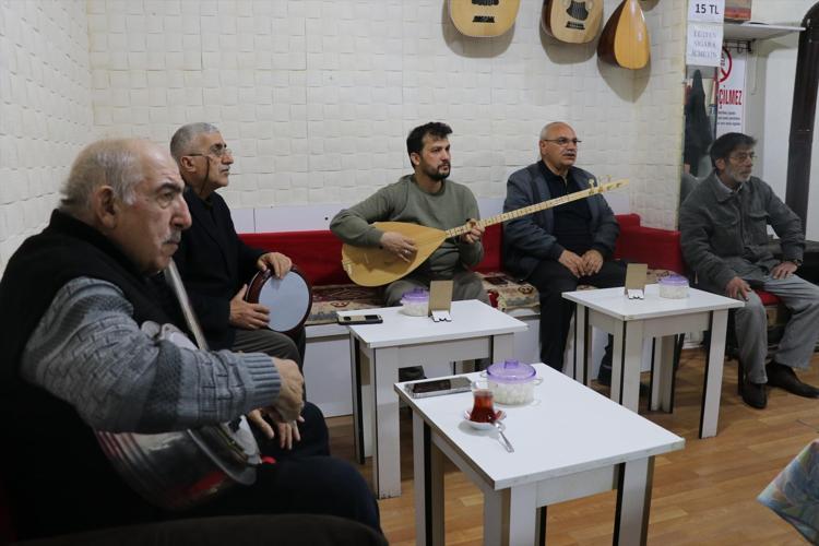 DEDİKODU VE SİYASET YOK