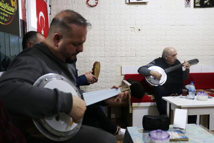 Sivasta ezber bozan kahvehane Dedikodu ve siyaset yapmak yasak