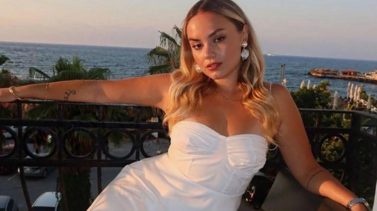 Doğuma sayılı günler kaldı Başak Karahandan karnı burnunda pozlar
