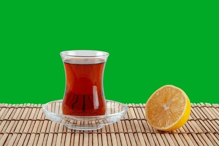Çaya limon sıkınca meğer bu oluyormuş Ünlü kardiyolog uyardı: Faydası 5 katına çıkıyor...
