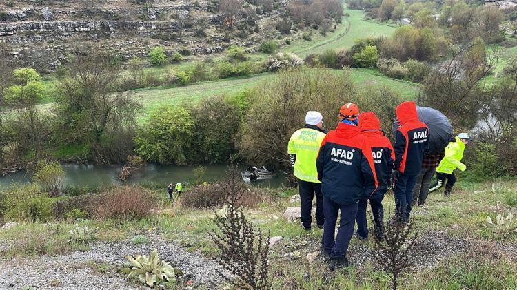 Kütahyada facia Otomobil 50 metreden Porsuk Çayı’na uçtu