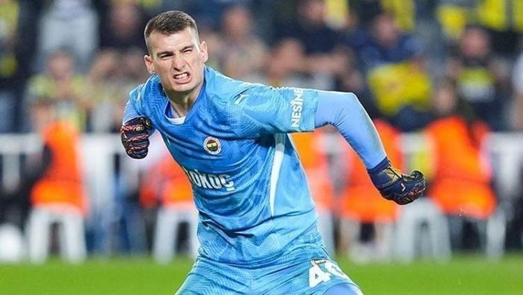 FENERBAHÇE İLE 2 YIL DAHA SÖZLEŞMESİ VAR