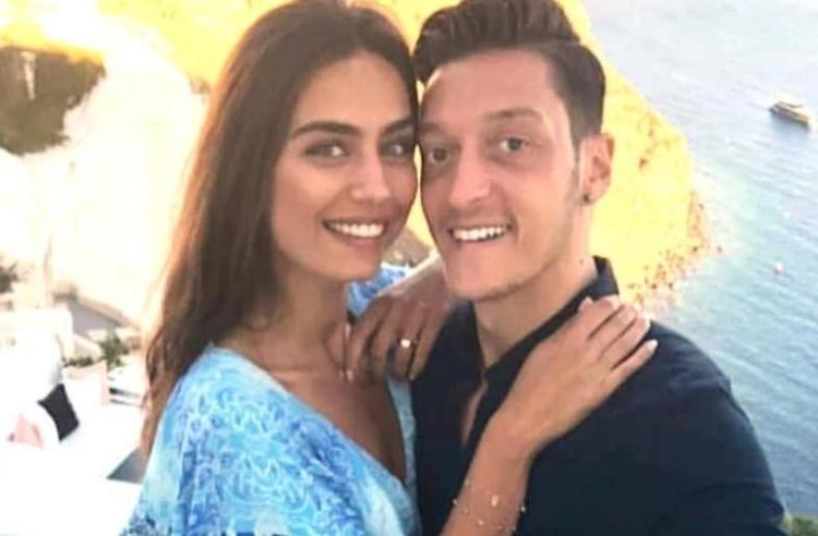 Üçüncü kez anne olan Amine Gülşe’den Elisa bebek bir aylık oldu paylaşımı