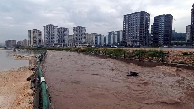BAZI BÖLGELERDE OLUMSUZLUKLAR YAŞANMIŞ, VATANDAŞLARIMIZ YARALANMIŞTIR