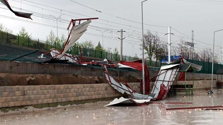 Gaziantep ve Şanlıurfa’da süper hücre dehşeti 1 kişi hayatını kaybetti, onlarca yaralı var