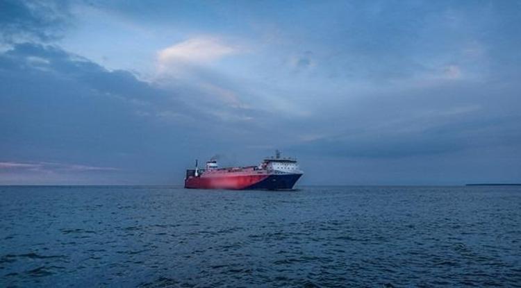 HÜRMÜZDE BİR TANKER SALDIRIYA UĞRADI