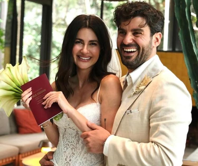 Taze evli Nesrin Cavadzadeden nikah pozları Tebrik ve beğeni yağdı