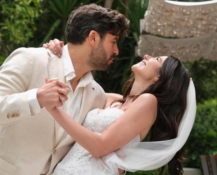 Taze evli Nesrin Cavadzadeden nikah pozları Tebrik ve beğeni yağdı
