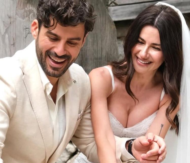 Taze evli Nesrin Cavadzadeden nikah pozları Tebrik ve beğeni yağdı