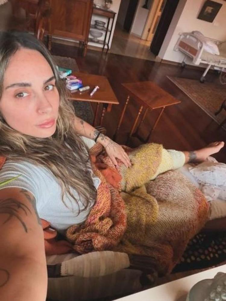 Bacağındaki platin takılan Yasemin Yürükten endişelendiren paylaşım Aklımı kaçırmak üzereyim