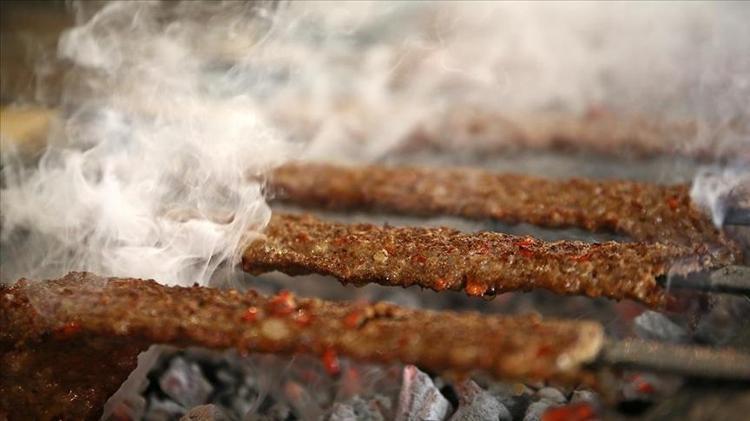 Asla dağılmayan kebap tarifi Şeflerin sırrı ortaya çıktı