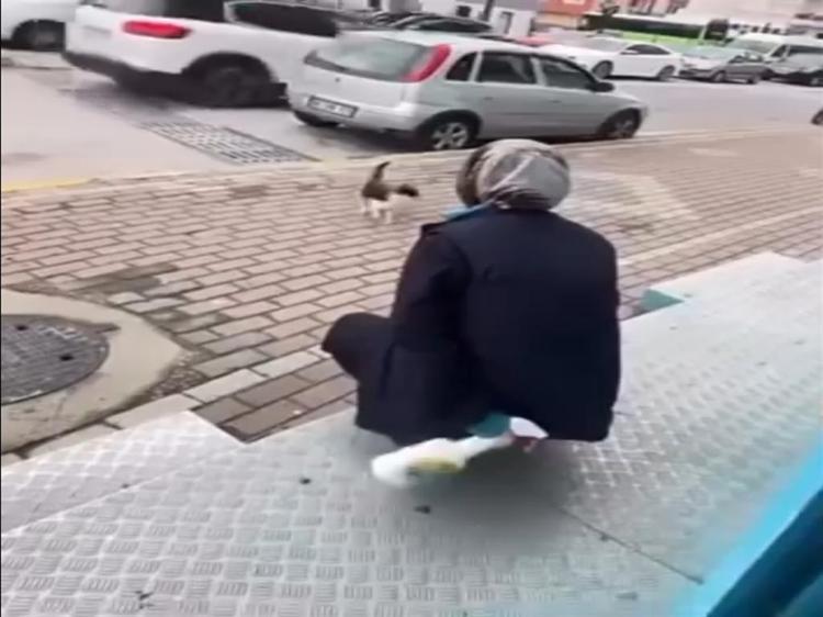 Kocaelide insanlık öldü ‘Gel annem’ diye çağırdı, yağ çözücü sıktı