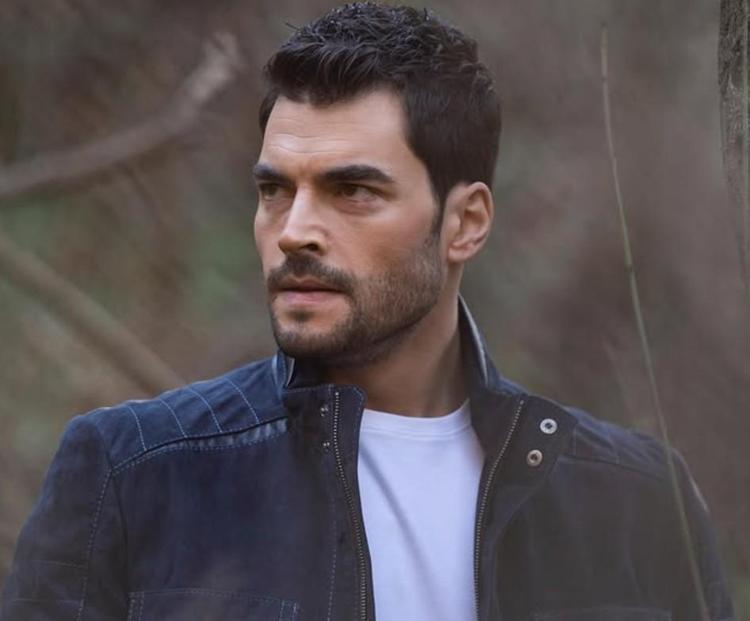 Akın Akınözü ve yeni aşkından romantik kare Beğeni yağdı