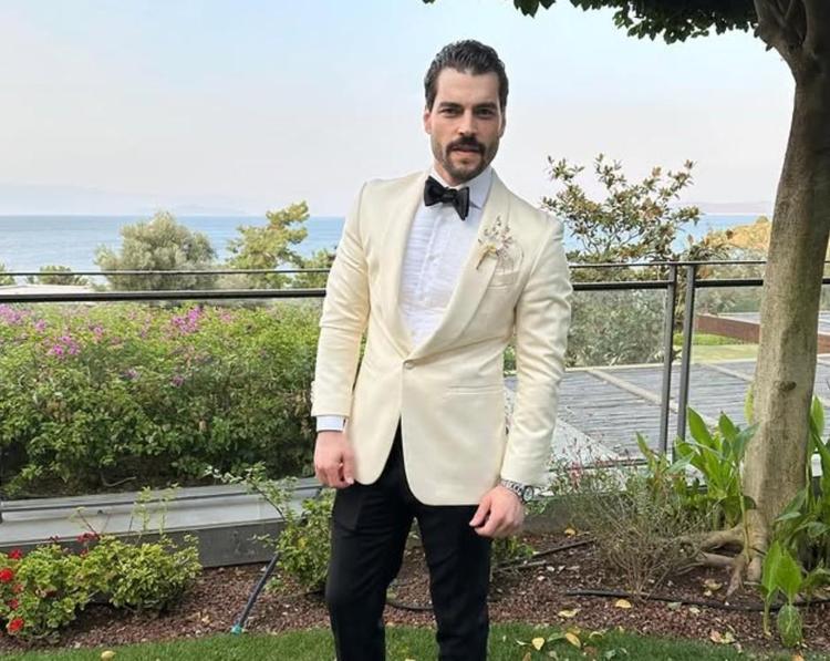 Akın Akınözü ve yeni aşkından romantik kare Beğeni yağdı