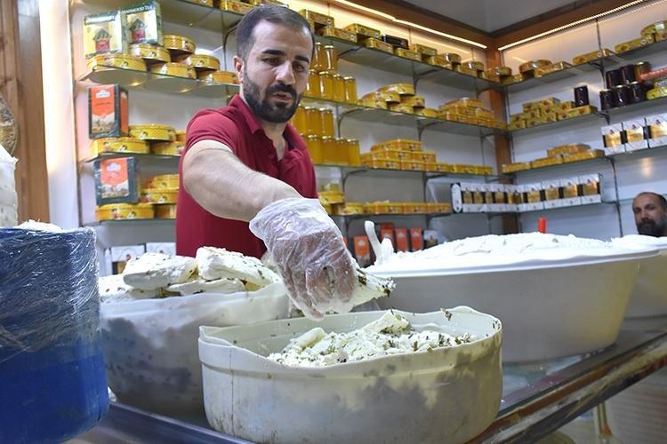 Van kahvaltısının favori lezzeti 20 farklı bitkiyle hazırlanıyor, en sağlıklı peynirler arasında