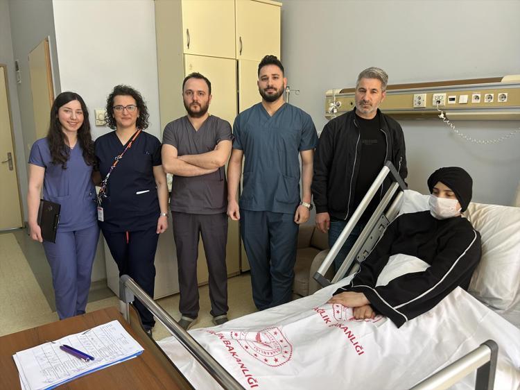 35 yaşındaki kadının inanılmaz hayat mücadelesi Aynı anda hem beyin ameliyatı hem de sezaryen yapıldı