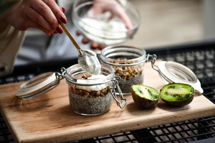 MİDEDE JEL BARİYERİ OLUŞTURUYOR: YULAF VE CHİA MUCİZESİ