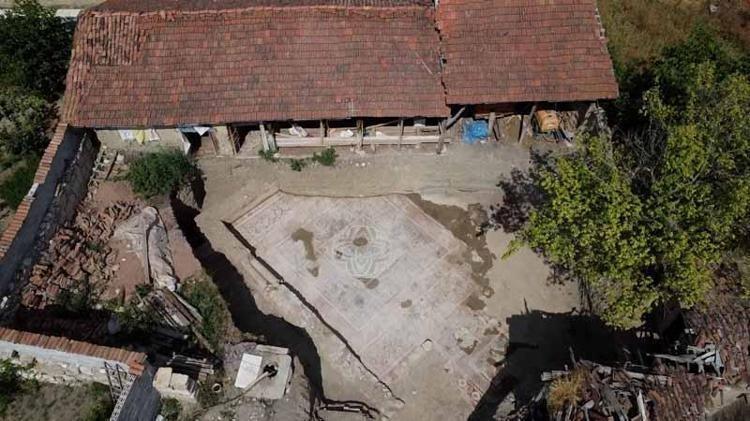 Zeugmanın tahtı sallanıyor Tokatta bulunan mozaik Çingene Kızını gölgede bırakabilir