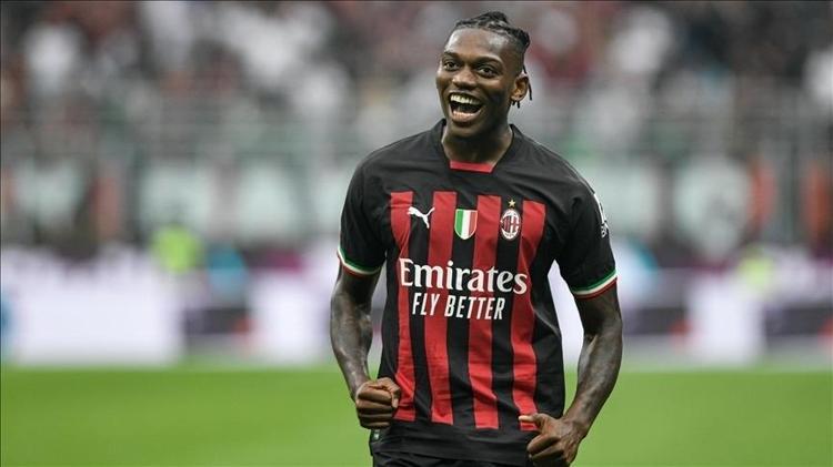 Fenerbahçeye Rafael Leao cevabı Milan bonservisi belirledi