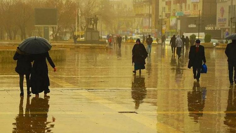 Hafta sonu planı yapanlar dikkat Sağanak yağış geri geliyor: İstanbul dahil 29 ilde alarm
